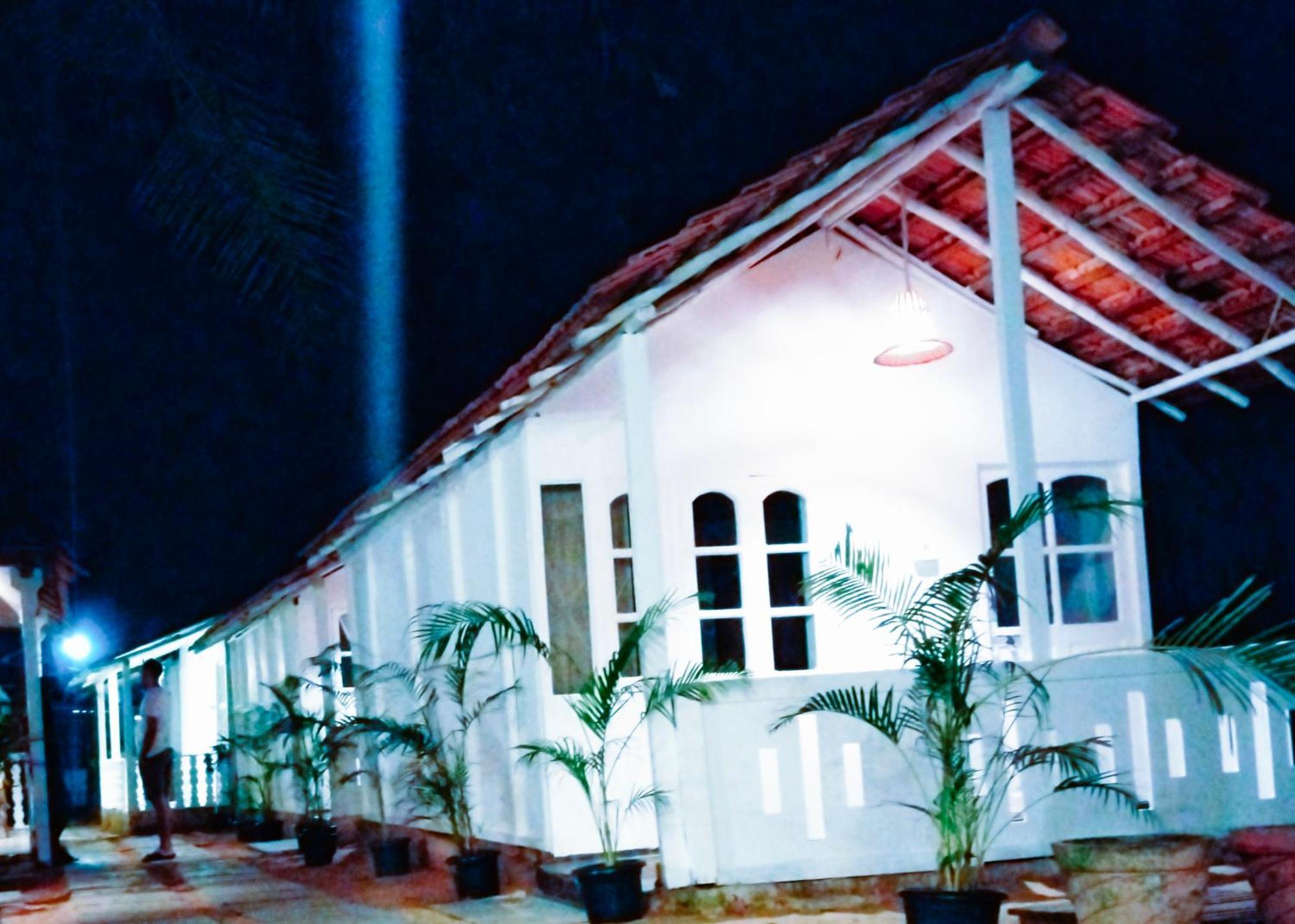 Baywatch Beach Resort Patnem Канкон Номер фото