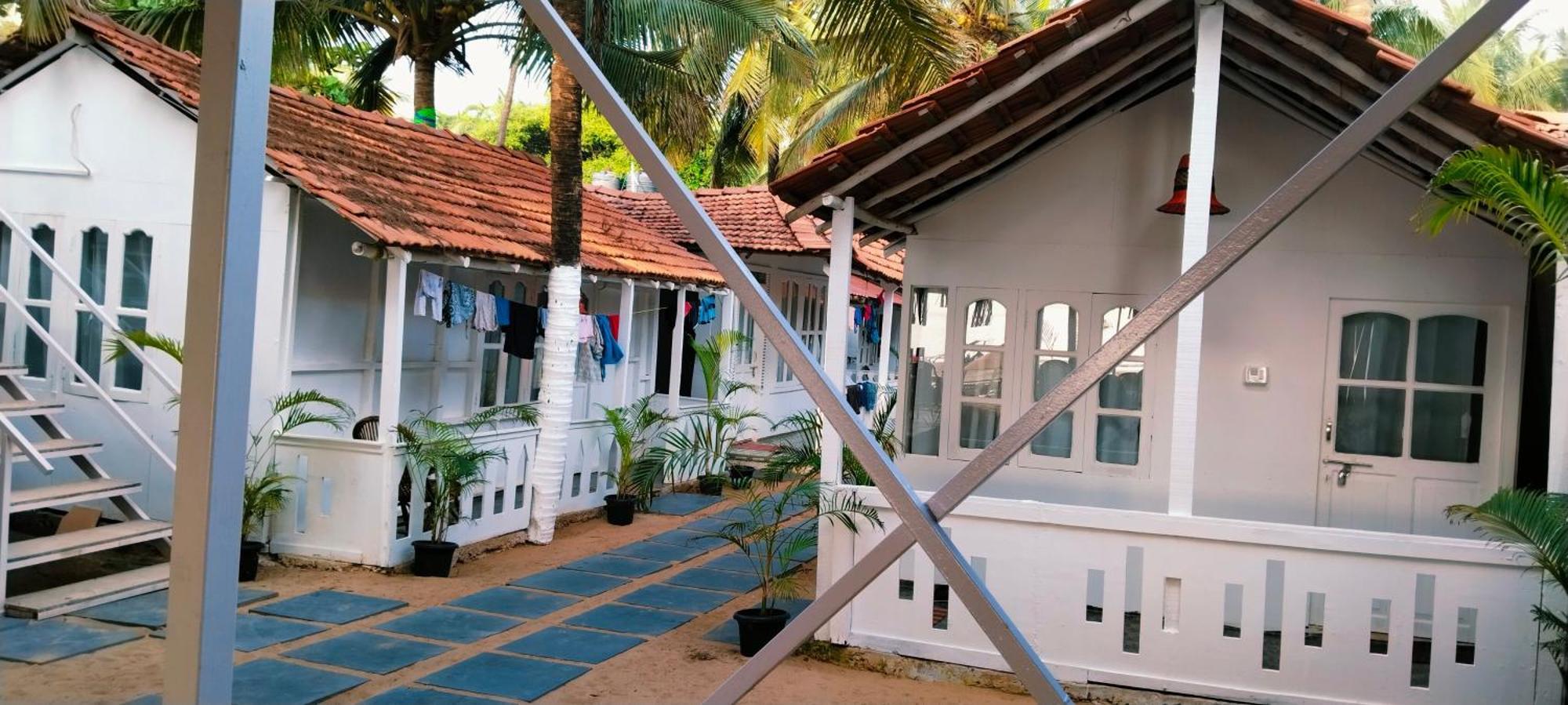 Baywatch Beach Resort Patnem Канкон Номер фото